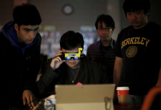 Students use virtual reality glasses